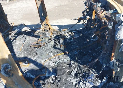 2021 Chevrolet Silverado 1500 4Wd Short Bed Lt Trail Boss from USA, damaged, VIN 3GCPYFEL8MG397519